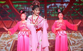 家门口的“文化大餐”：江苏盱眙“小剧场”里戏味浓年味足